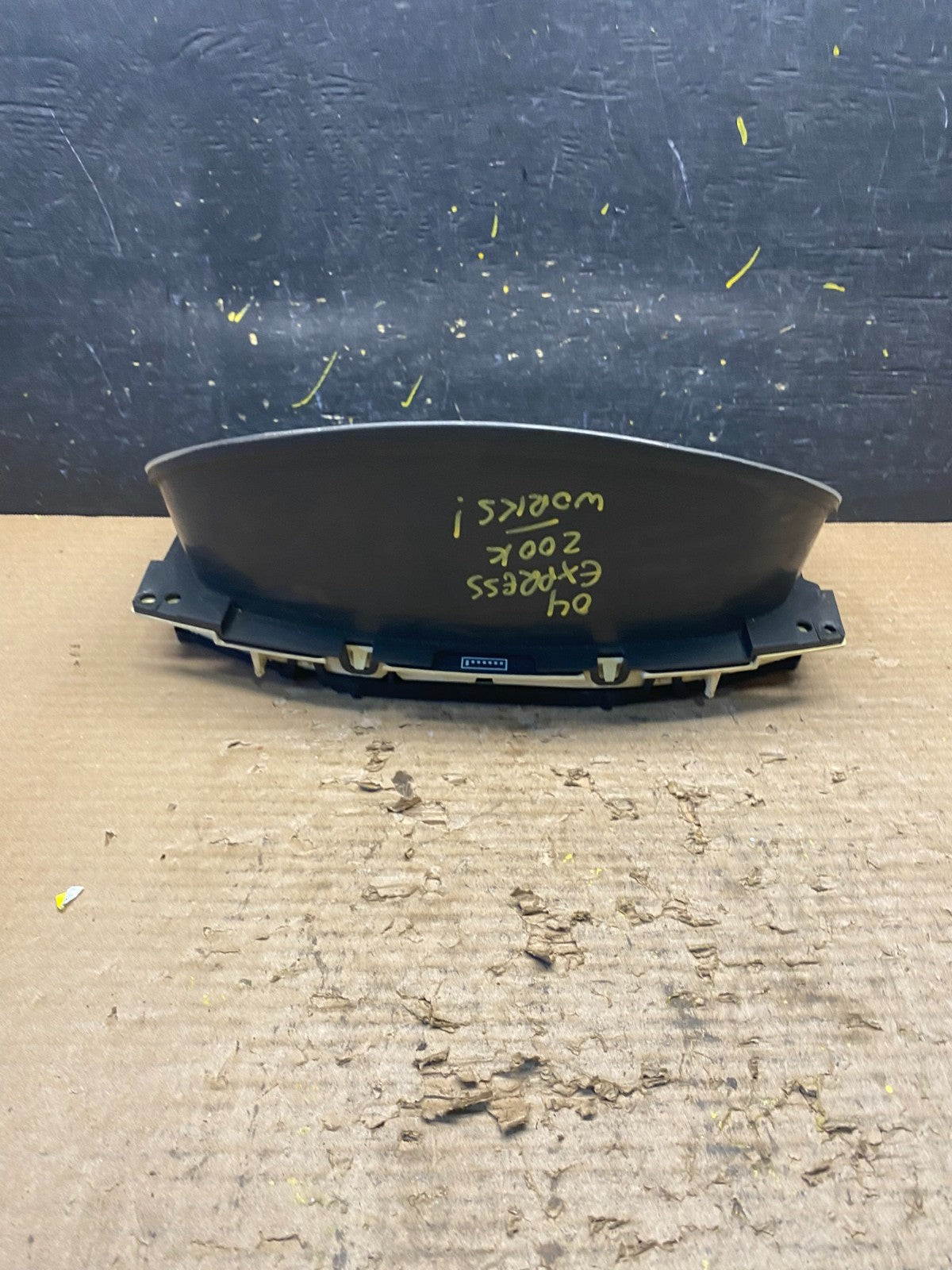 2004 to 2007 Chevrolet Express Speedometer Cluster Gauge S8996 DG3