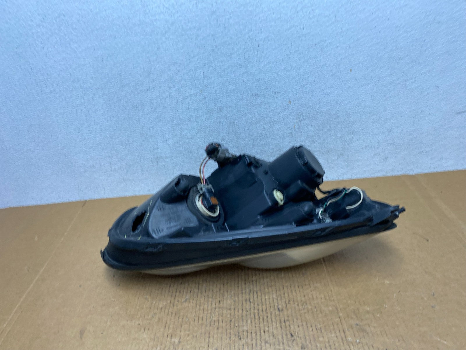 2006 - 2007 Subaru Tribeca B9 Left Driver LH Side Halogen Headlight AE04616