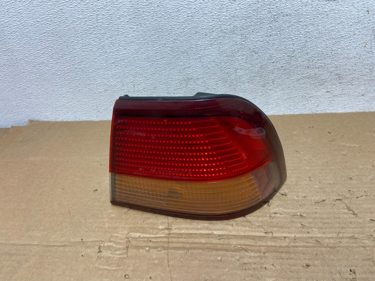 1997 1998 1999 Nissan Maxima Right Passenger RH Side Tail light AD4106 DW0