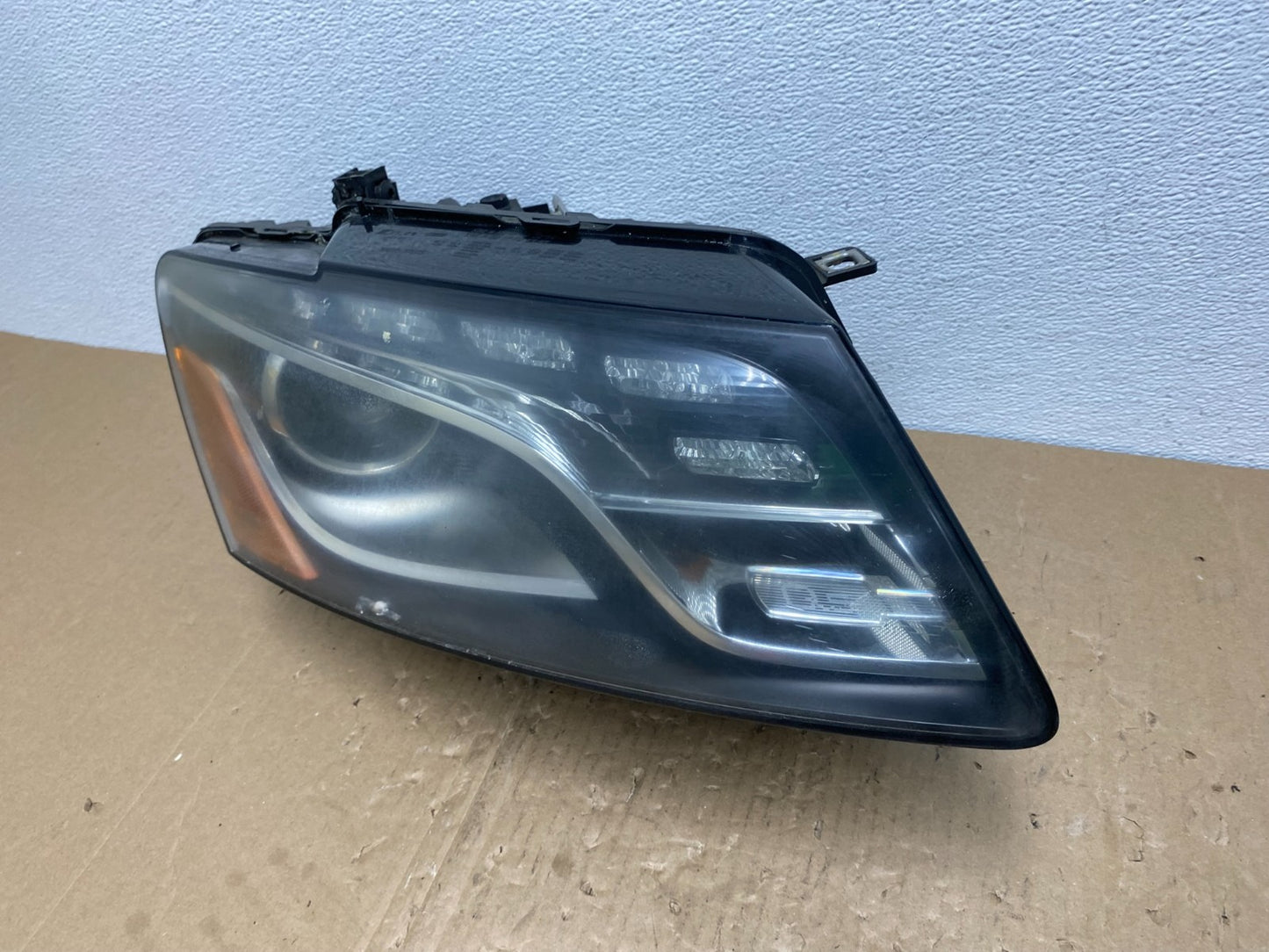 2009 to 2012 Audi Q5 Right Passenger RH Side Xenon HID Headlight AB6951 DW1