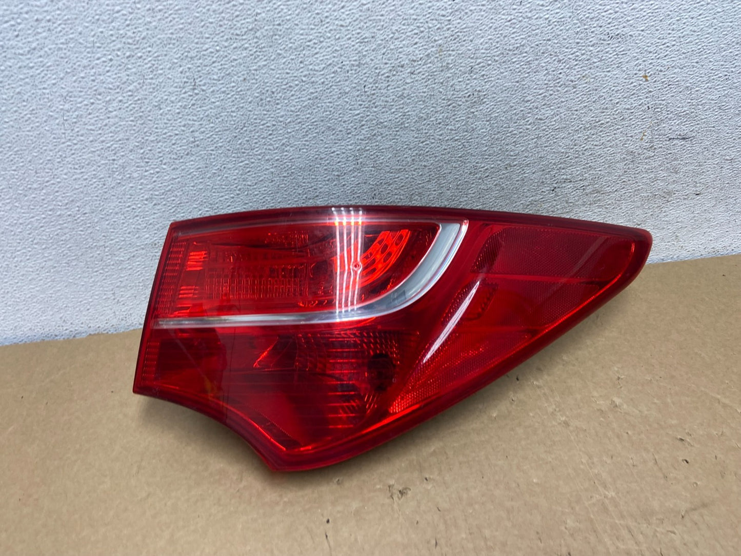 2013 -2016 Hyundai Santa Fe Rear Right Passenger Side Tail Light Lamp AF7345 DW0