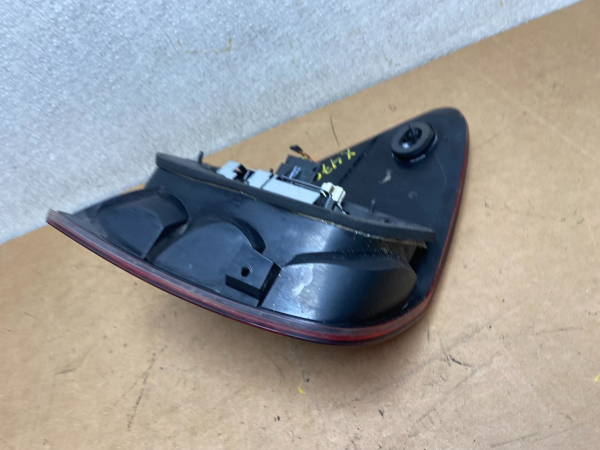 2009 to 2011 Mercedes ML350 ML-Class Right Passenger RH Tail Light X4792 DW5