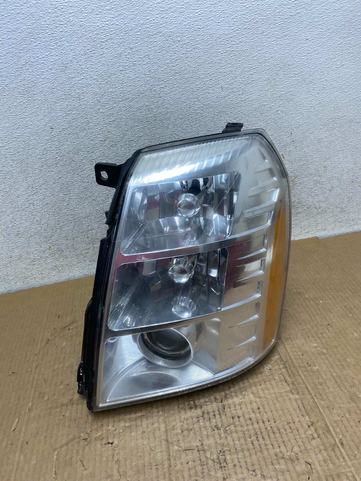 2007 - 2014 Cadillac Escalade Left Driver LH Side Xenon HID Headlight AI6871 DW0