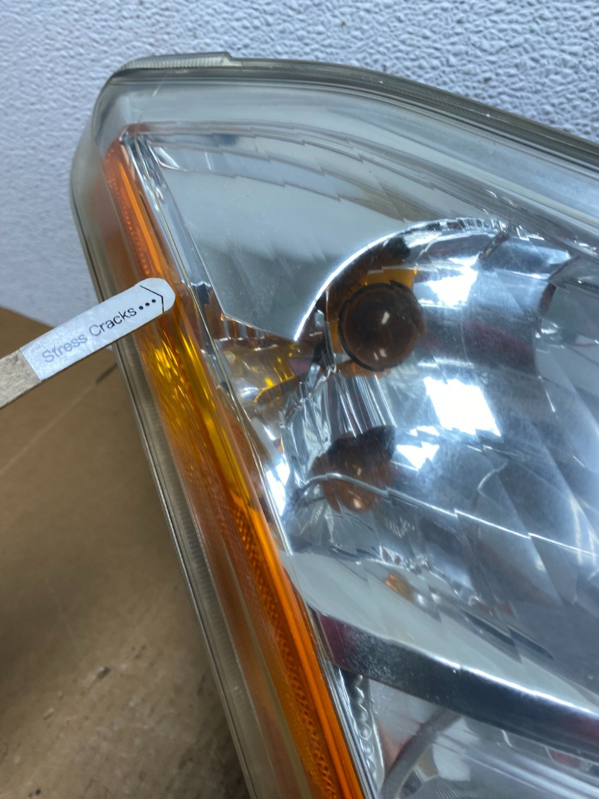 2009-2013 Nissan Rogue Right Passenger Halogen Headlight AE2662 DW4