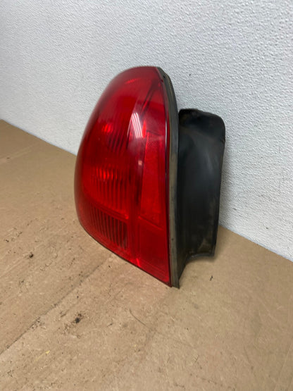 2003 to 2011 Lincoln Town Car Left Driver Lh Side Tail Light AC5907 LK1