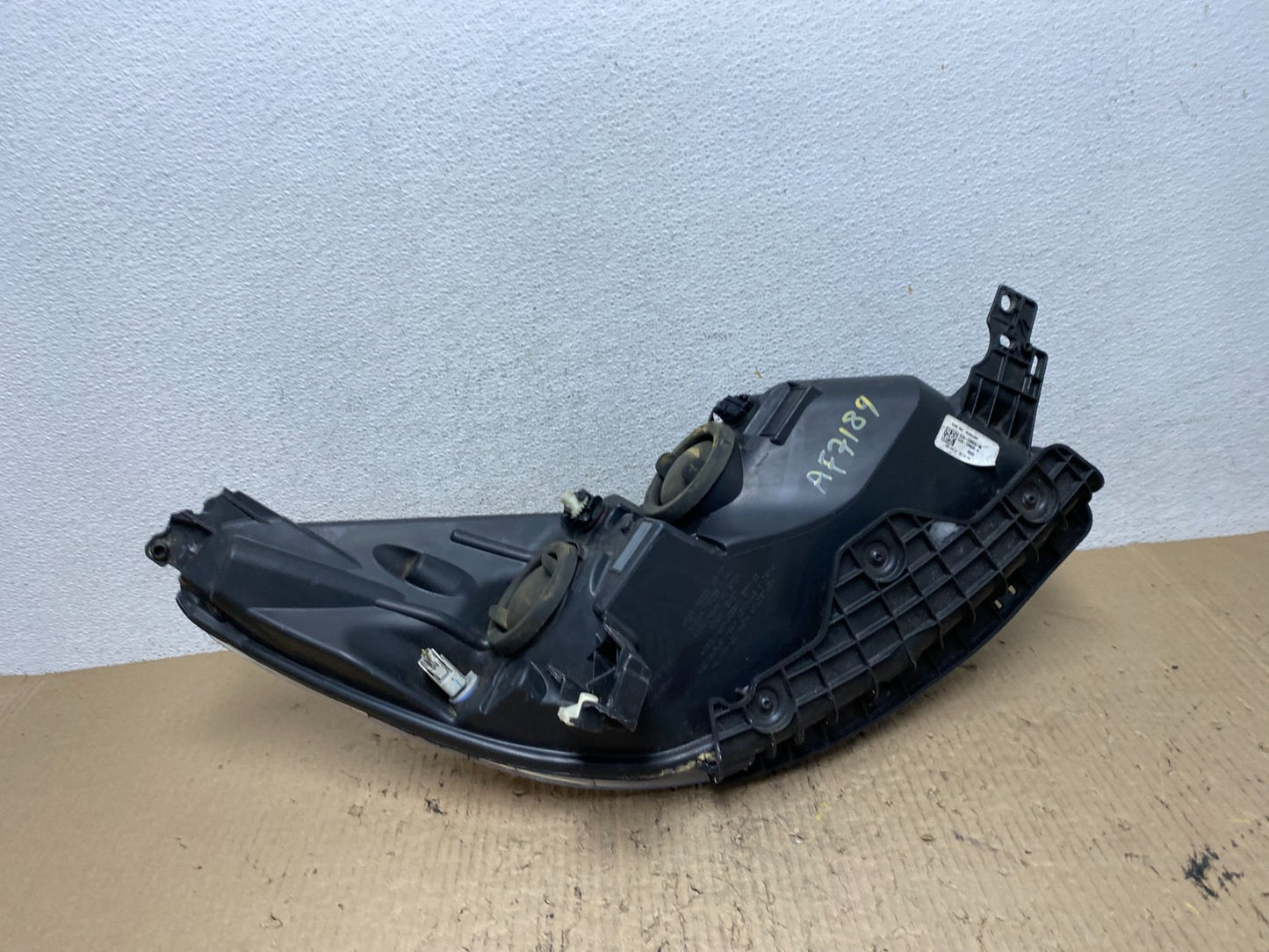 2013 - 2016 Ford Escape Headlight Left Driver Lh Side Halogen AF7189 DW7