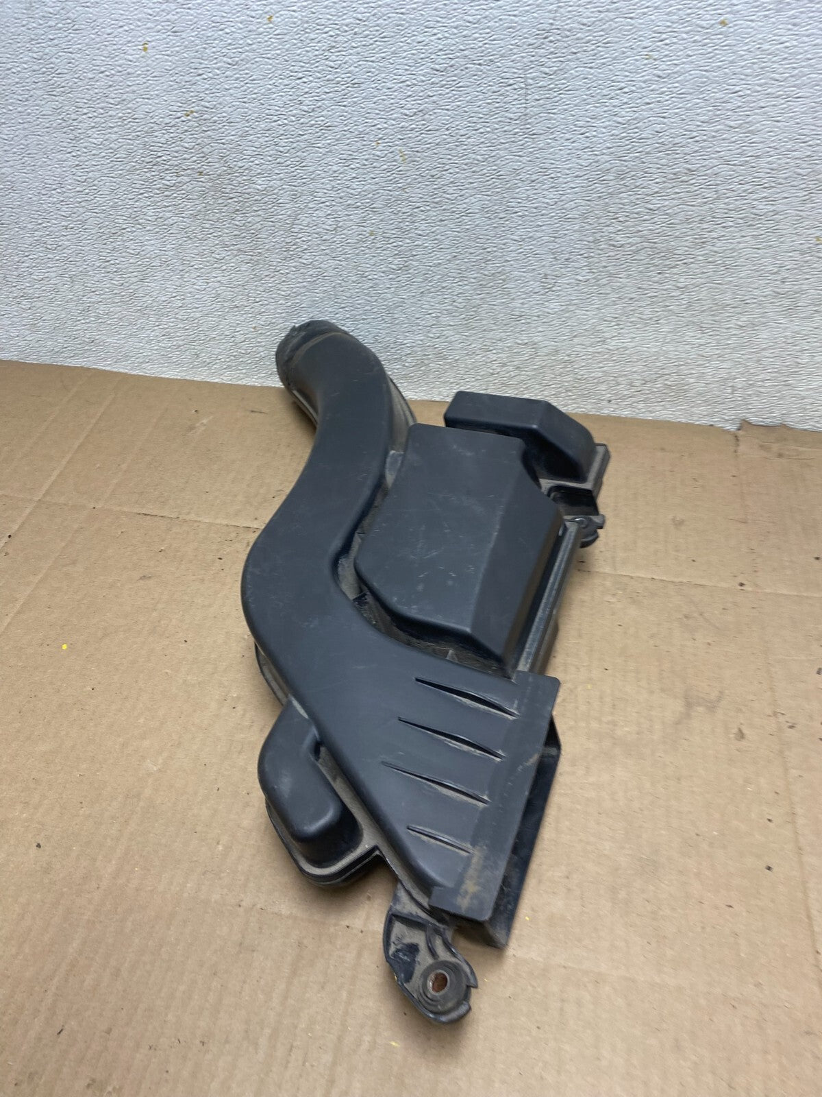 2007 to 2011 Nissan Altima 2.5L HYBRID Air Duct Tube Resonator OEM G67582