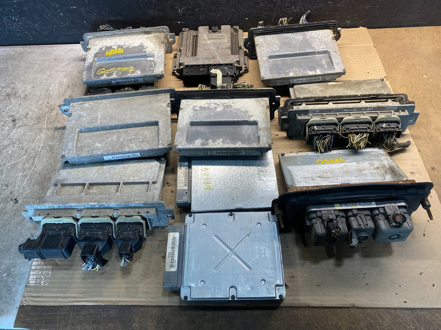 Mix of 10 Ford ECM Engine Computer Module AD94940