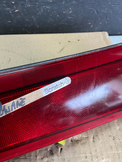1997 1998 1999 Mercury Grand Marquis Trunk Lid Center Tail Light O0841 DG7