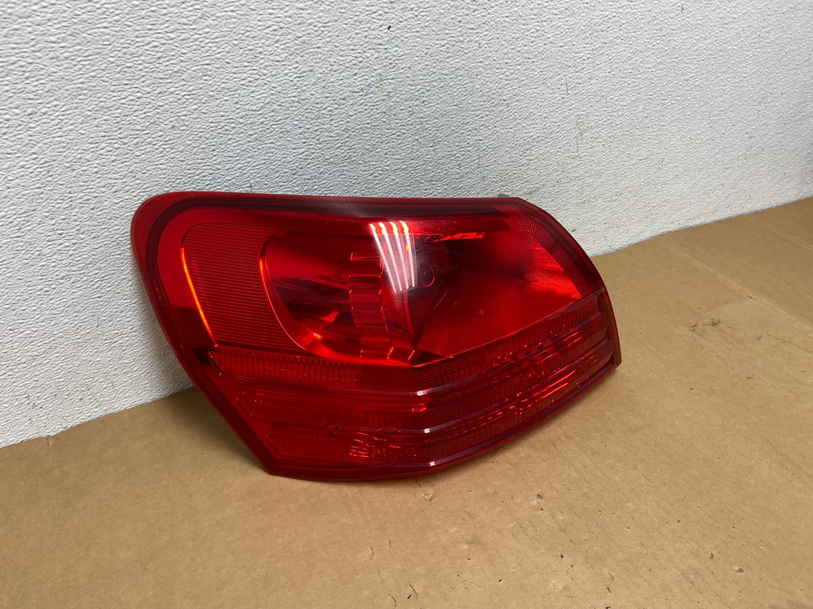 2008 to 2015 Nissan Rogue Left Driver Lh Side Tail Light AC8410 LK2