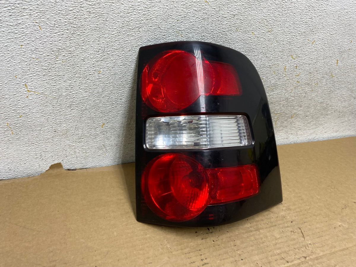 2006 to 2010 Ford Explorer Right Passenger Side Tail light AH7989 LK1