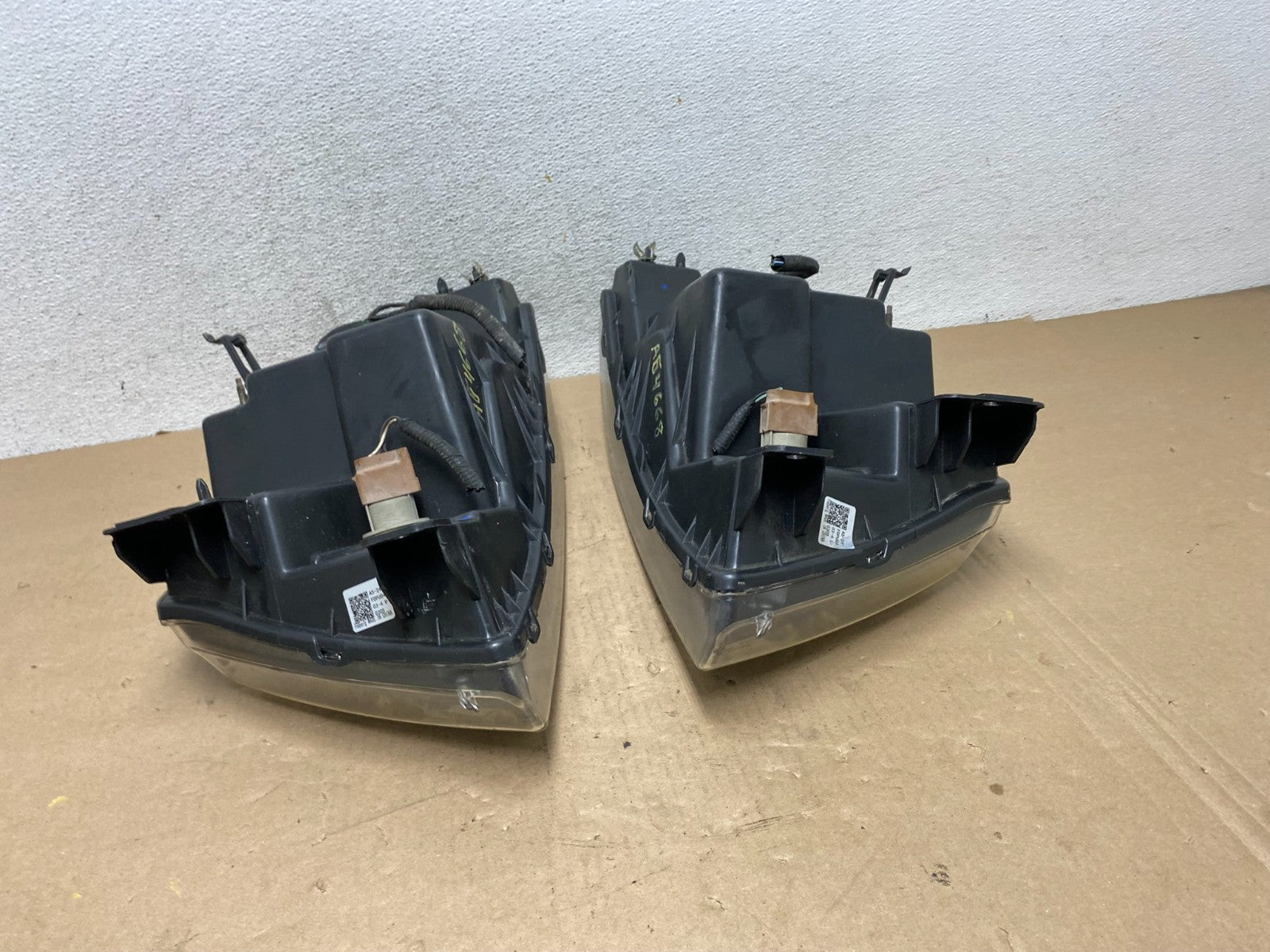 2004 to 2008 Ford F-150 F150 Left+Right Halogen Headlights AG4668 DW8
