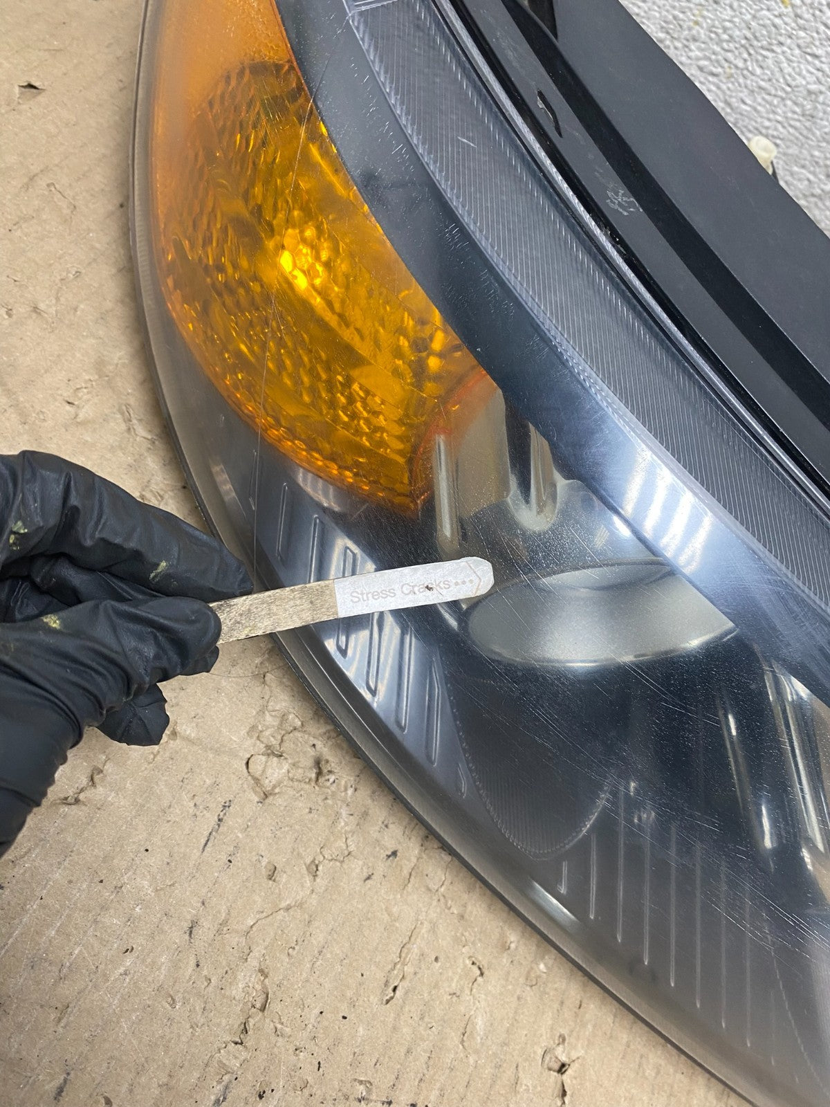 2011 to 2013 Kia Sorento Right Passenger RH Side Headlight Halogen AJ1810 LK4