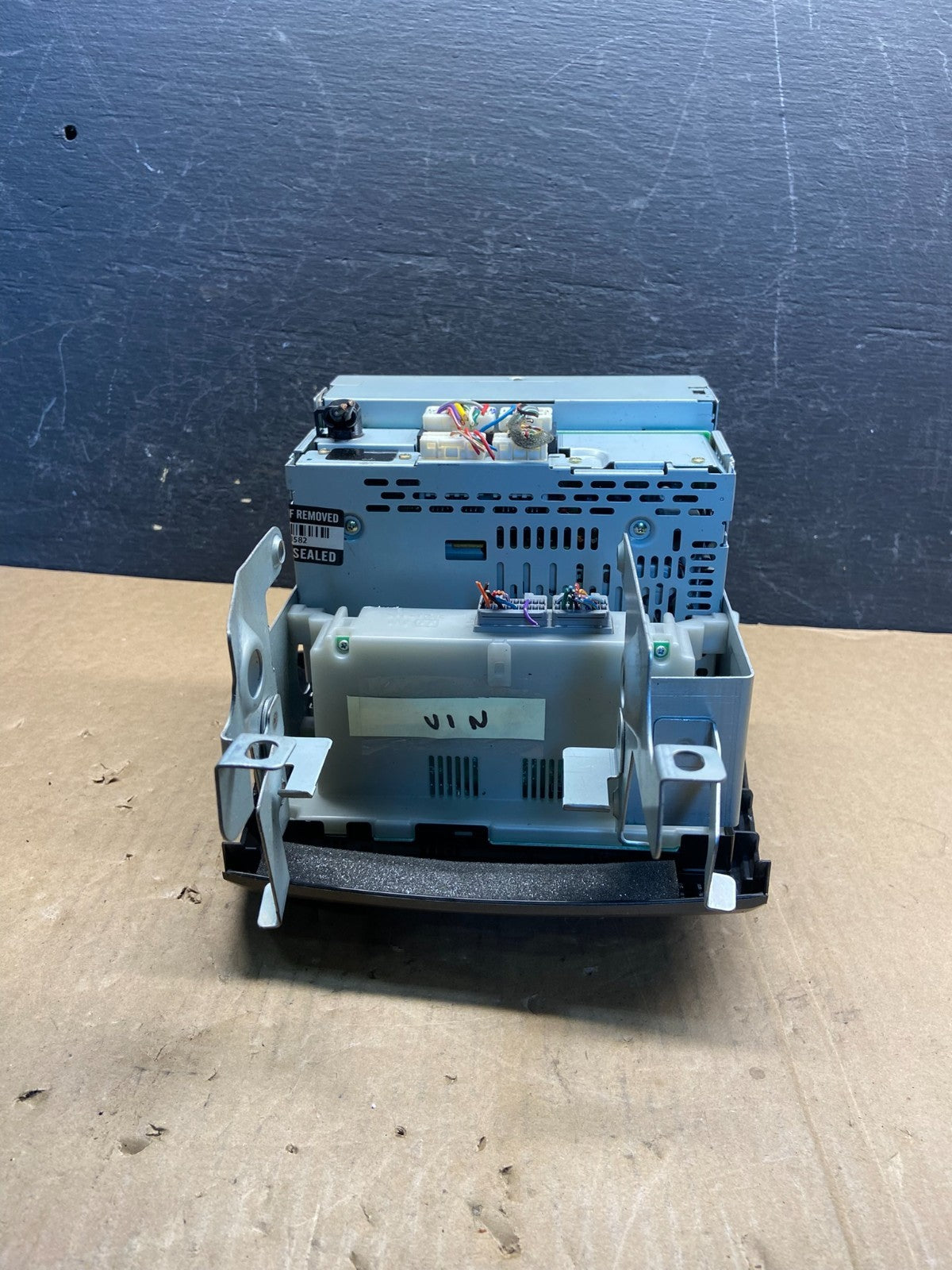 2002 to 2004 Infiniti I35 Radio Receiver AM-FM 6 Disc Bose Audio AG16134