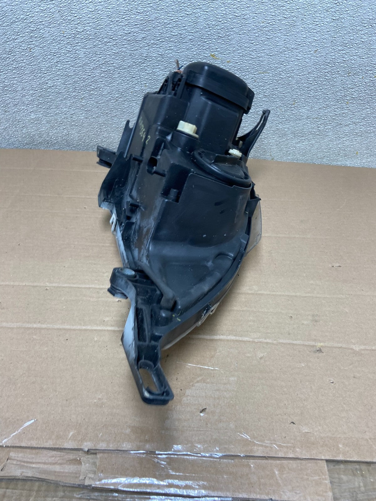 2002 - 2005 Mercedes ML ML350 ML500 Left Driver LH Halogen Headlight AA8642 DW8