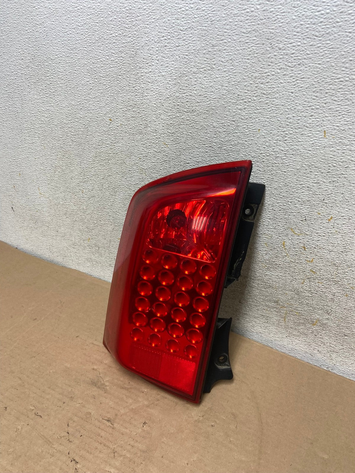 2004 to 2010 Infiniti Qx56 Left Driver LH Side Tail Light AH9417 LK1
