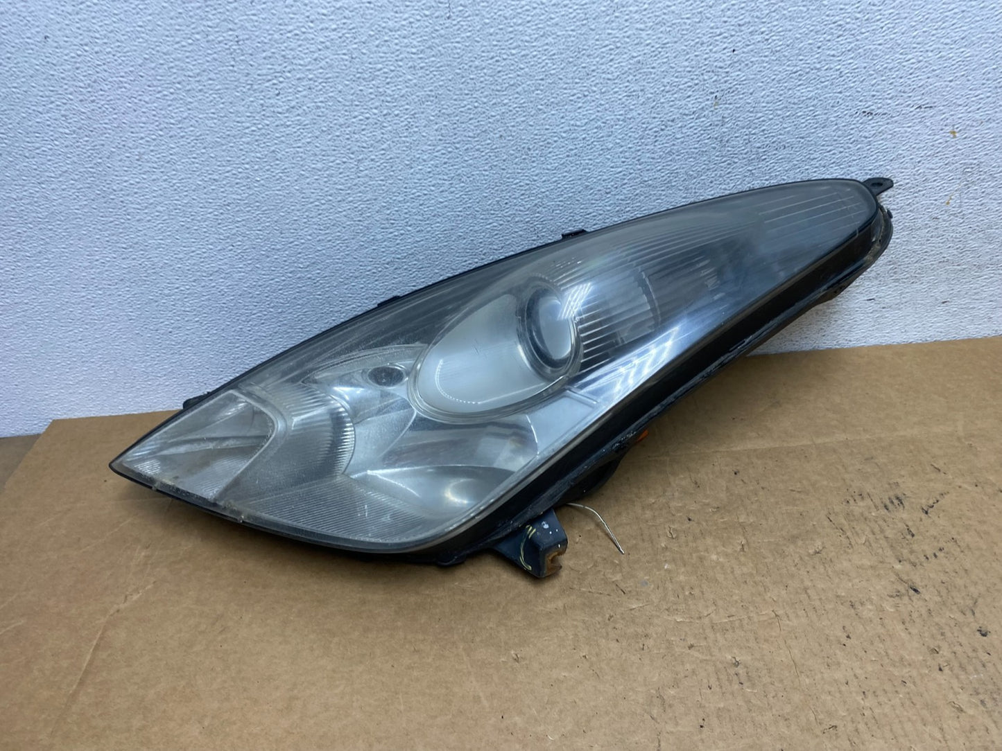 2000 to 2005 Toyota Celica Left Driver LH Halogen Headlight AD4634 DW0