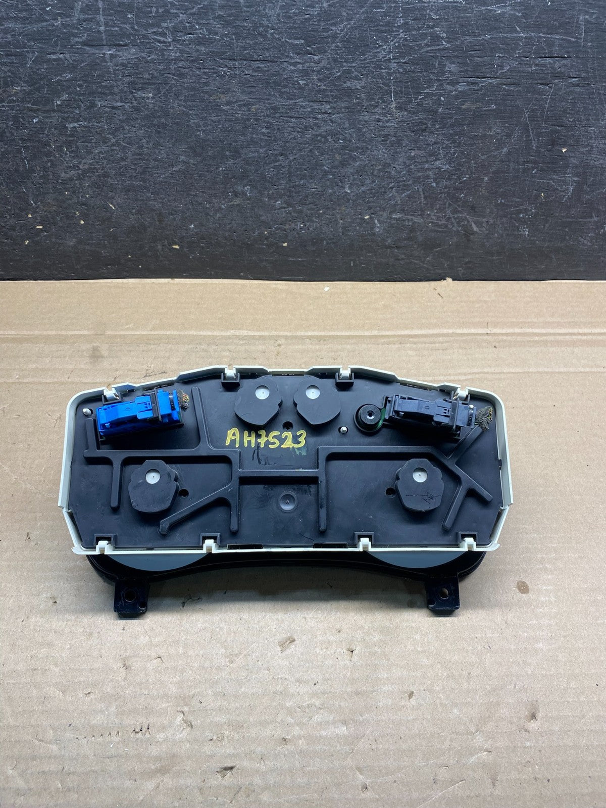 2011 to 2013 Ford Transit Connect Speedometer Gauge Cluster ah7523 DG4