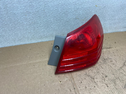 2008 to 2015 Nissan Rogue Right Passenger Rh Side Tail Light Oem Z1070 DW2
