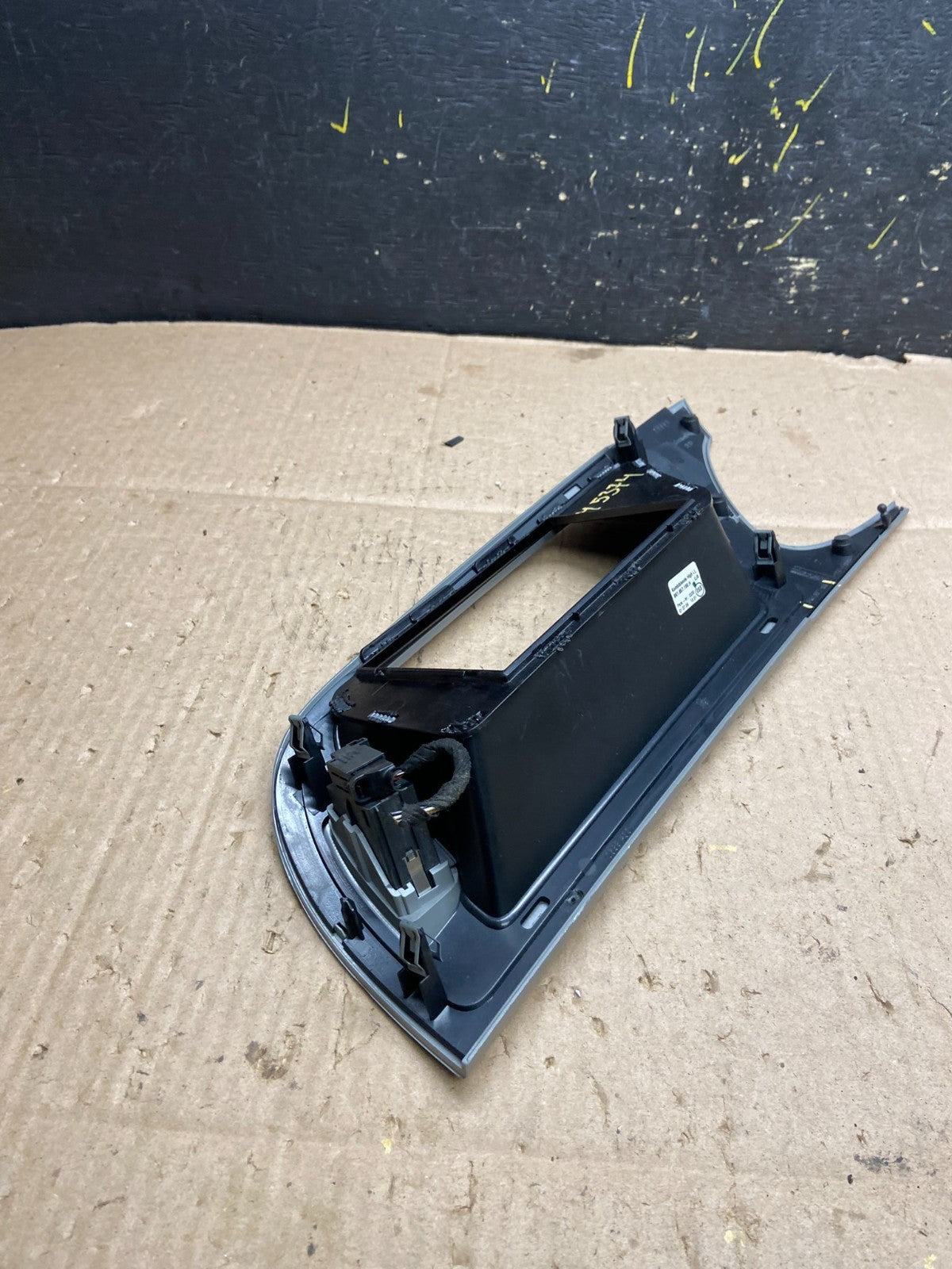 2009 to 2012 Audi A4 -Center Console Dash Radio Display Trim Bezel  Y5374 DG5