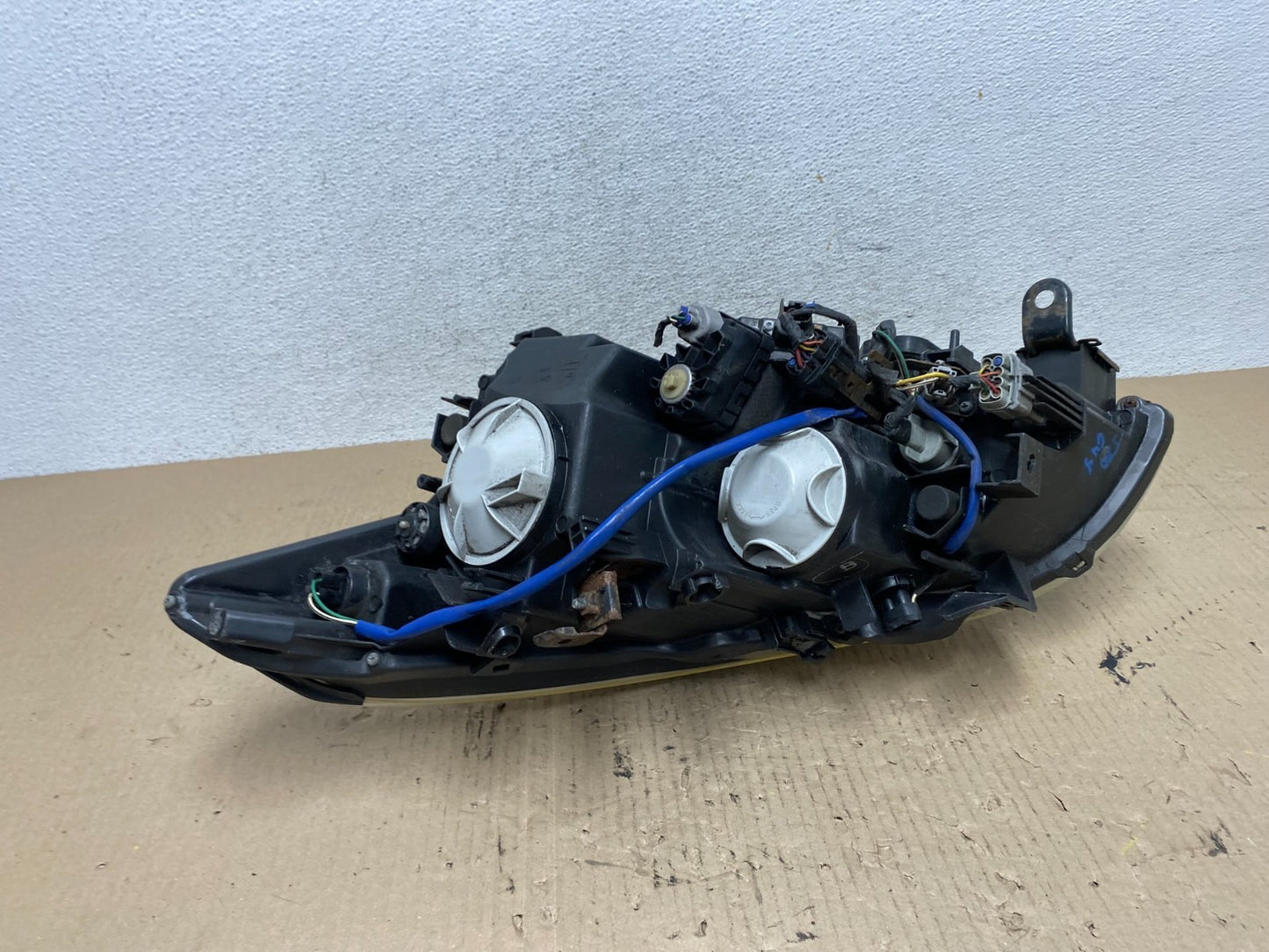 2011 to 2013 Infiniti M37 M56 Right Passenger Side HID Xenon Headlight AF6010 DW6