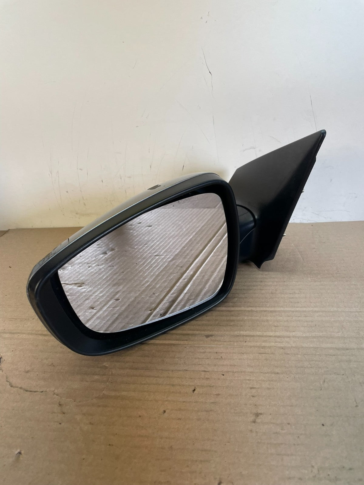 2011-2013 Hyundai Elantra Left Driver View Door Mirror AG9932 DW2