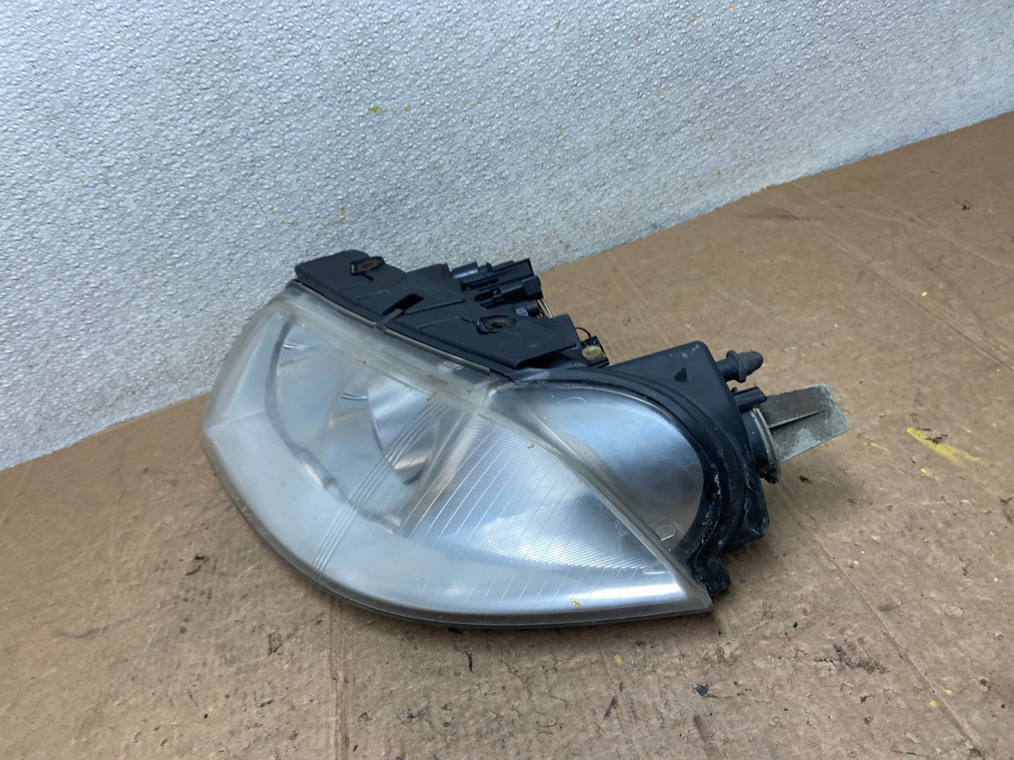 2001-2005 Volkswagen Passat Left Driver LH Halogen Headlight Oem AA3878 DW1