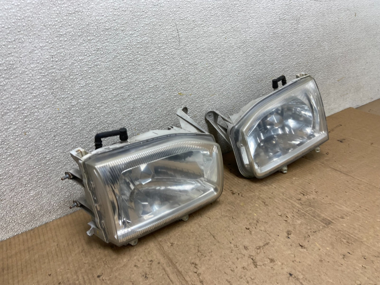 1999-2004 Nissan Pathfinder Left+Right Side Set Halogen Headlights Oem AA7153 DW2