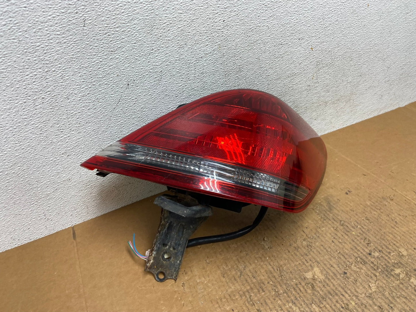 2005-2010 Toyota Avalon Right Passenger Side Tail Light AE2678 LK2