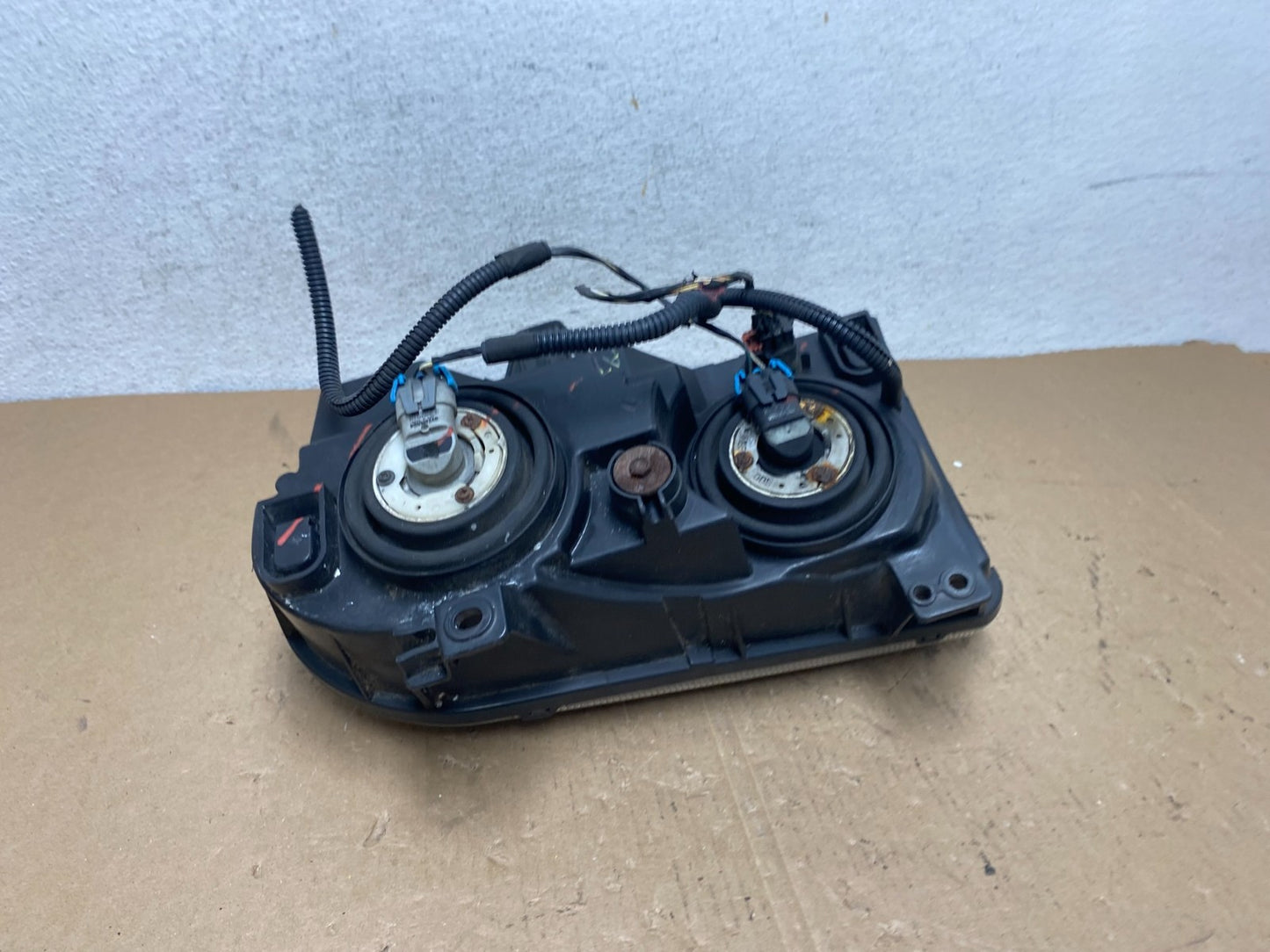 2005 2006 2007 Chrysler 300 Right Passenger RH Halogen Headlight AD8075 DW5