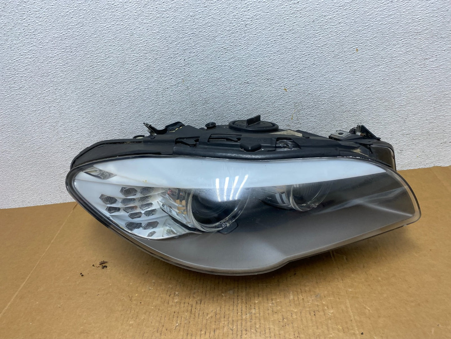 2011-2013 BMW 5 Series F10 Right Passenger Xenon HID AFS Headlight AD9256 DW0