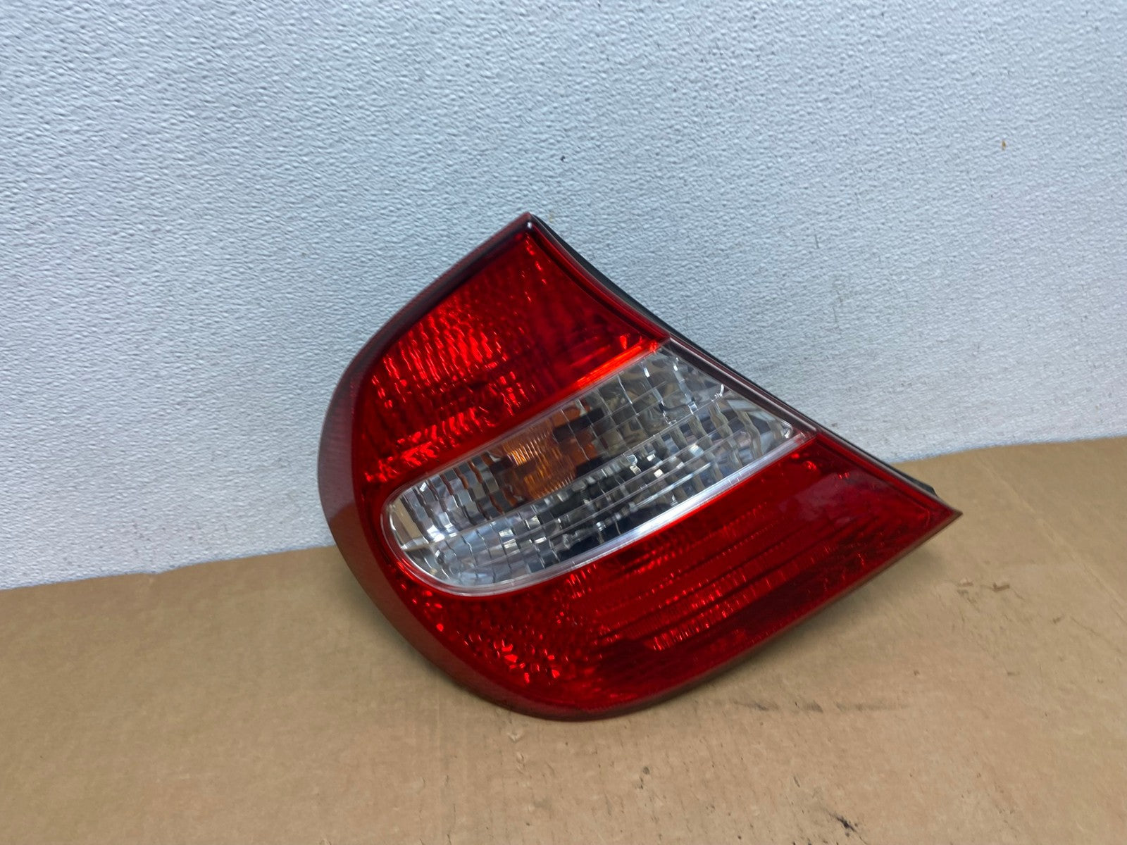 2002 2003 2004 Toyota Camry Left Driver LH Side Tail Light AC8439 LK0