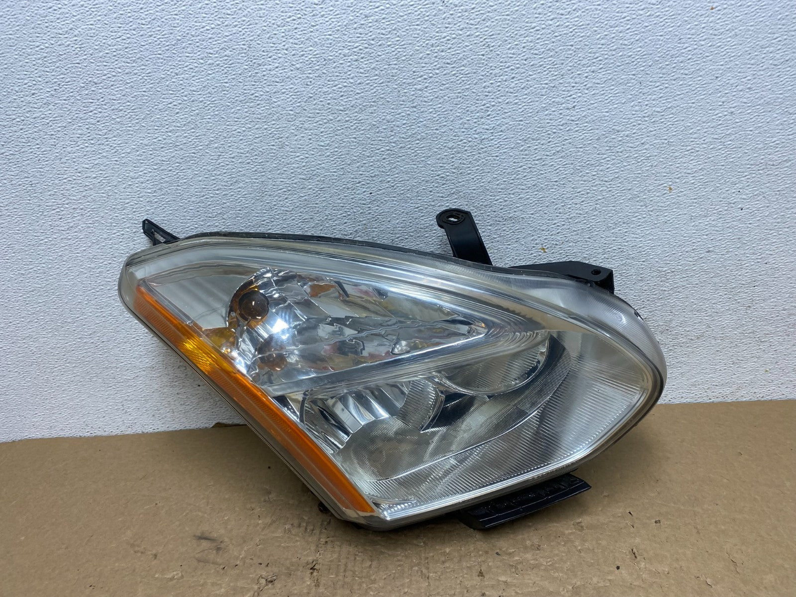 2009-2013 Nissan Rogue Right Passenger Halogen Headlight DEPO AF8095 DW0
