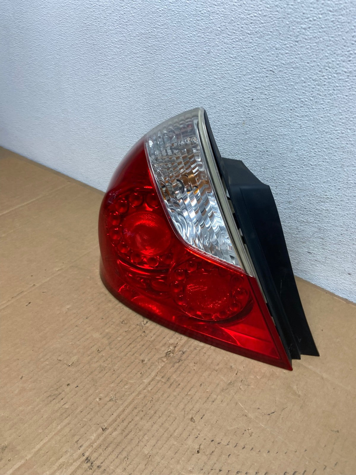 2006 2007 Infiniti M35 M35X M45 Left Driver LH Side Tail Light AD0884 LK1