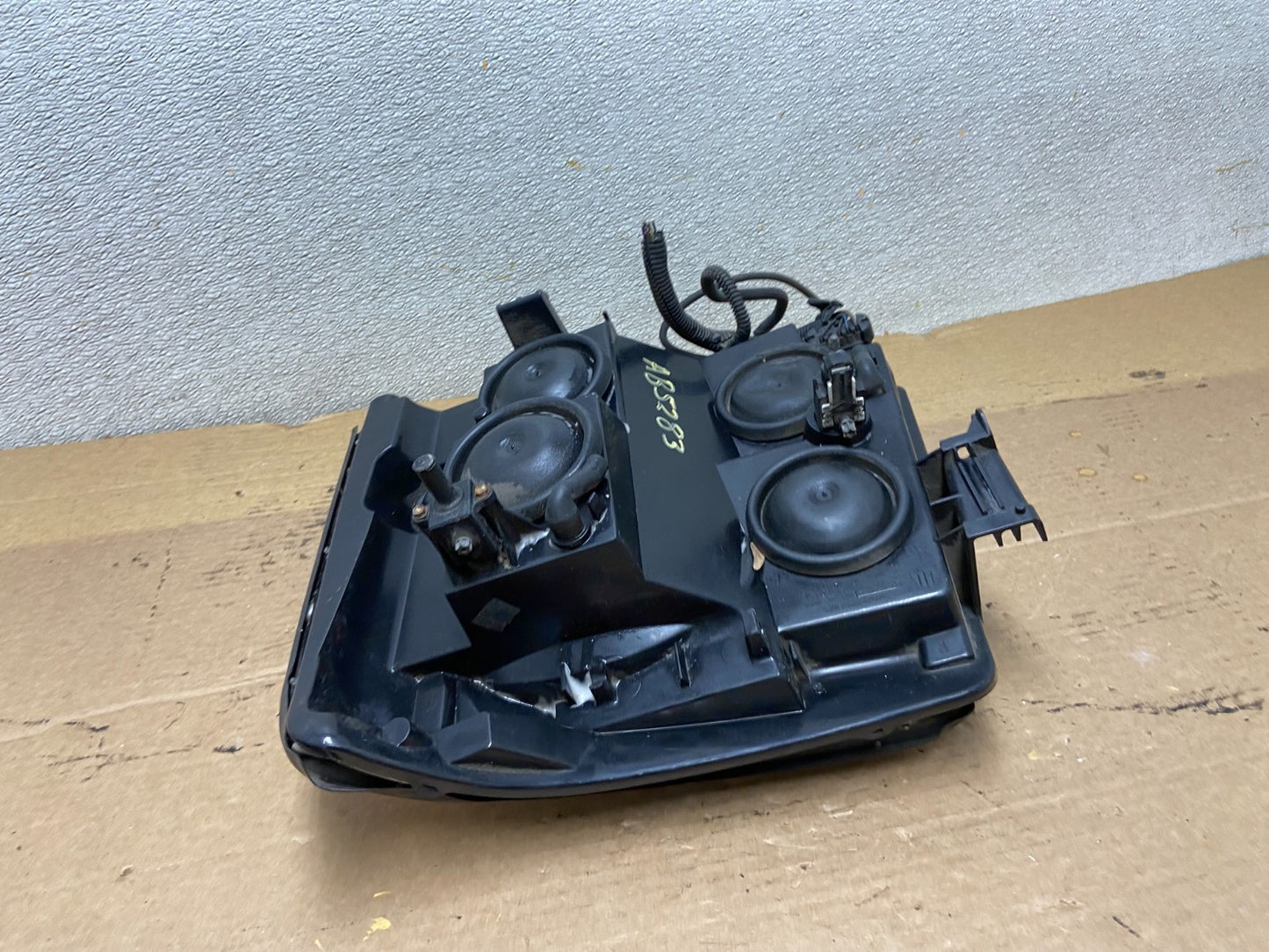 2002-2006 Cadillac Escalade Right Passenger Side Xenon HID Headlight Oem AB52835