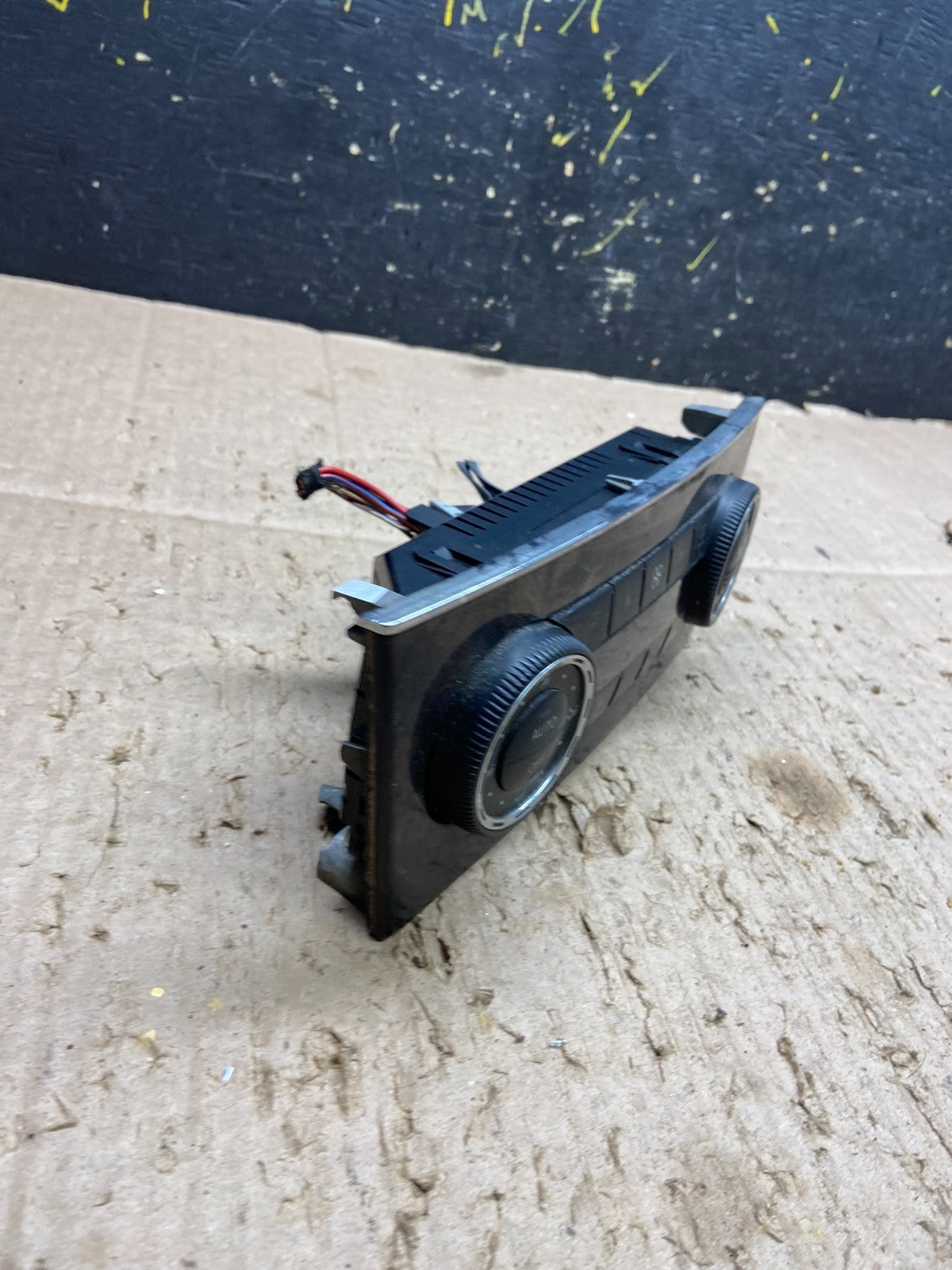 2005-2009 Mercedes W209 CLK350 A/C Heater Climate Control Trim OEM y8068 DG1