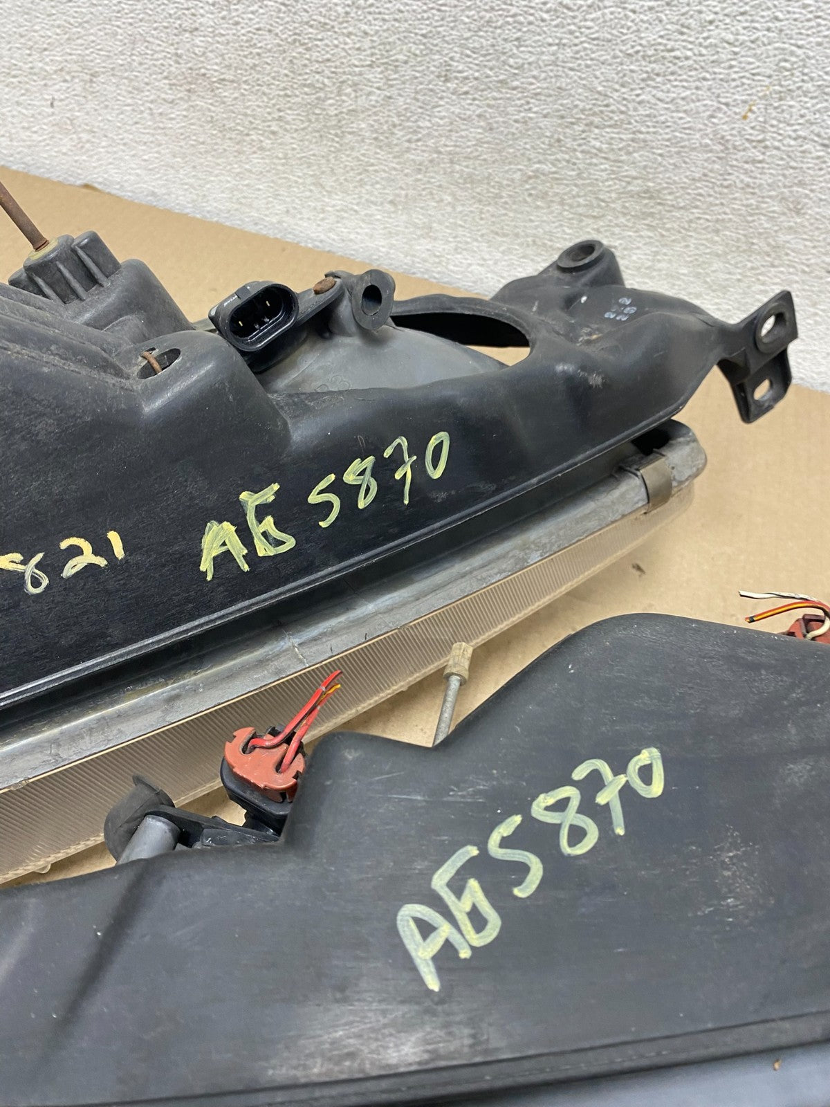 1995 - 1996 Toyota Camry Left+Right Side Set Halogen Headlights AG5870 DW8