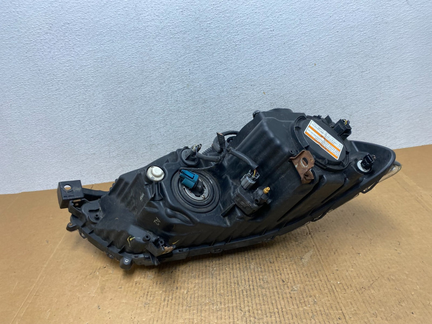 2009 to 2012 Acura RL Left Driver LH Side Xenon HID Headlight AE1466 DG6