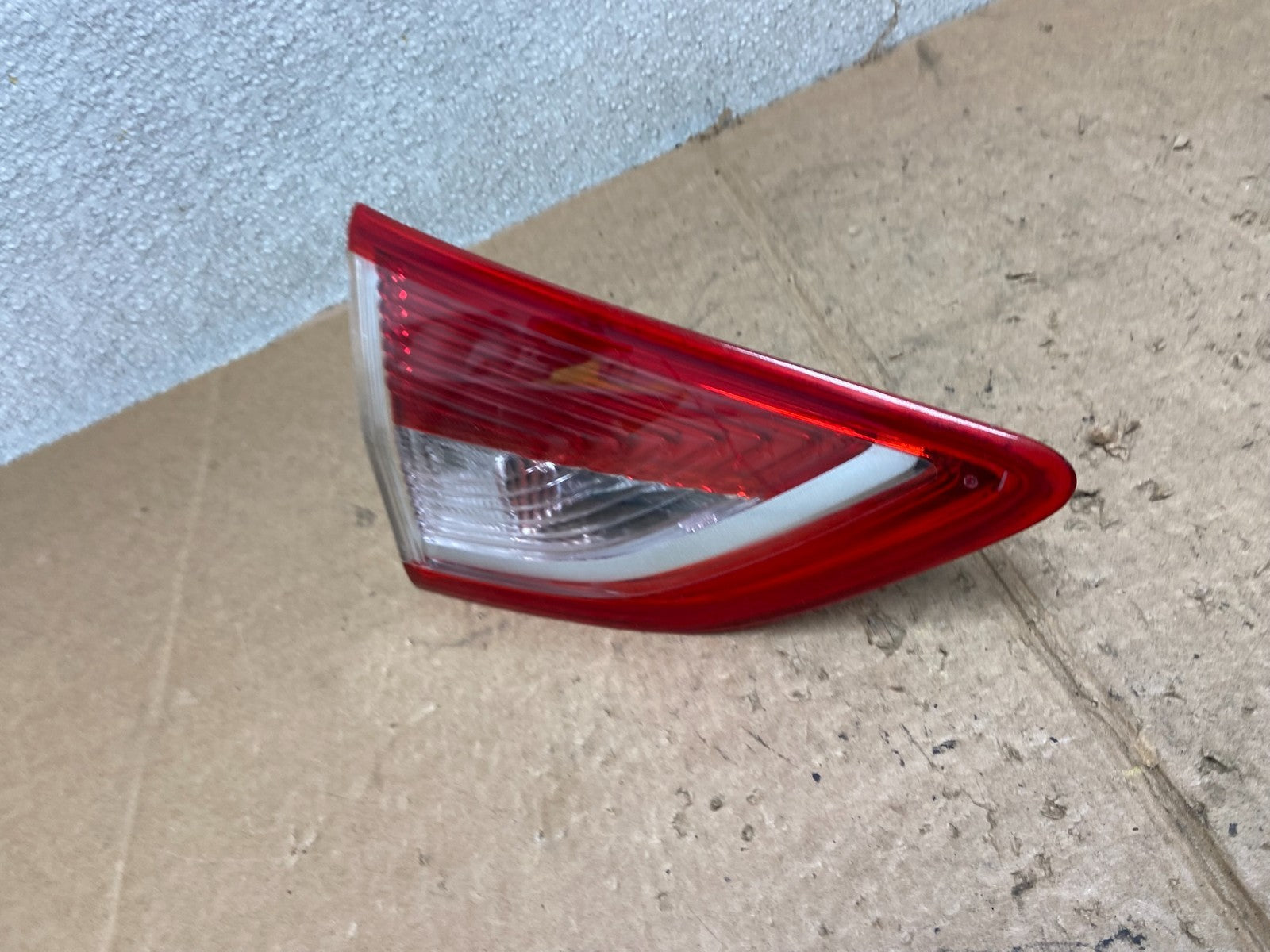 2013 to 2016 Ford Escape Left Driver LH Side Inner Tail Light OEM AA4107 DW1