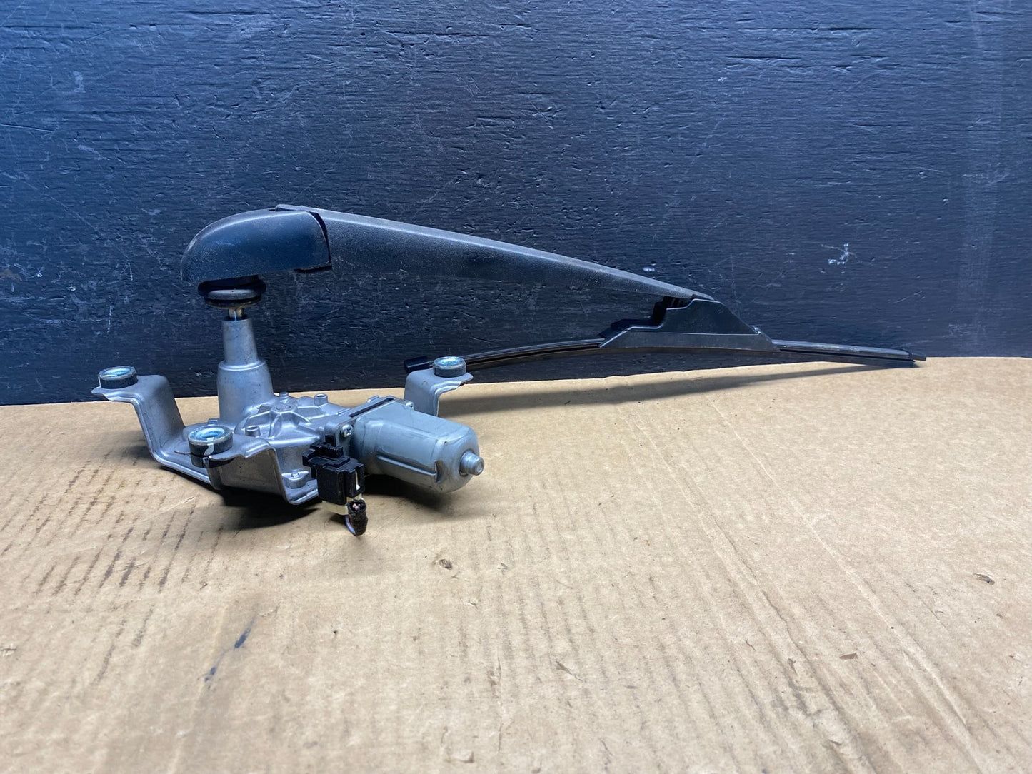2014-2018 Jeep Cherokee Tailgate Back Door Rear Wiper Motor Wiper ac7852 DG1