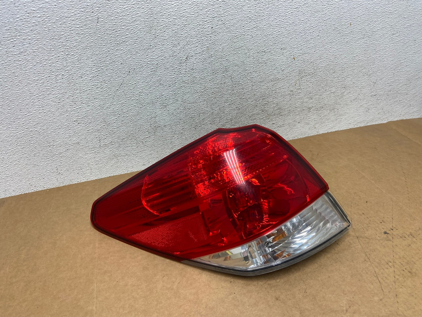 2010-2014 Subaru Outback Wagon Left Driver Lh Side Tail Light AE2974 LK2