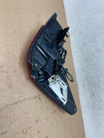 2010-2014 Subaru Outback Wagon Right Passenger Rh Side Tail Light AG5594 LK5