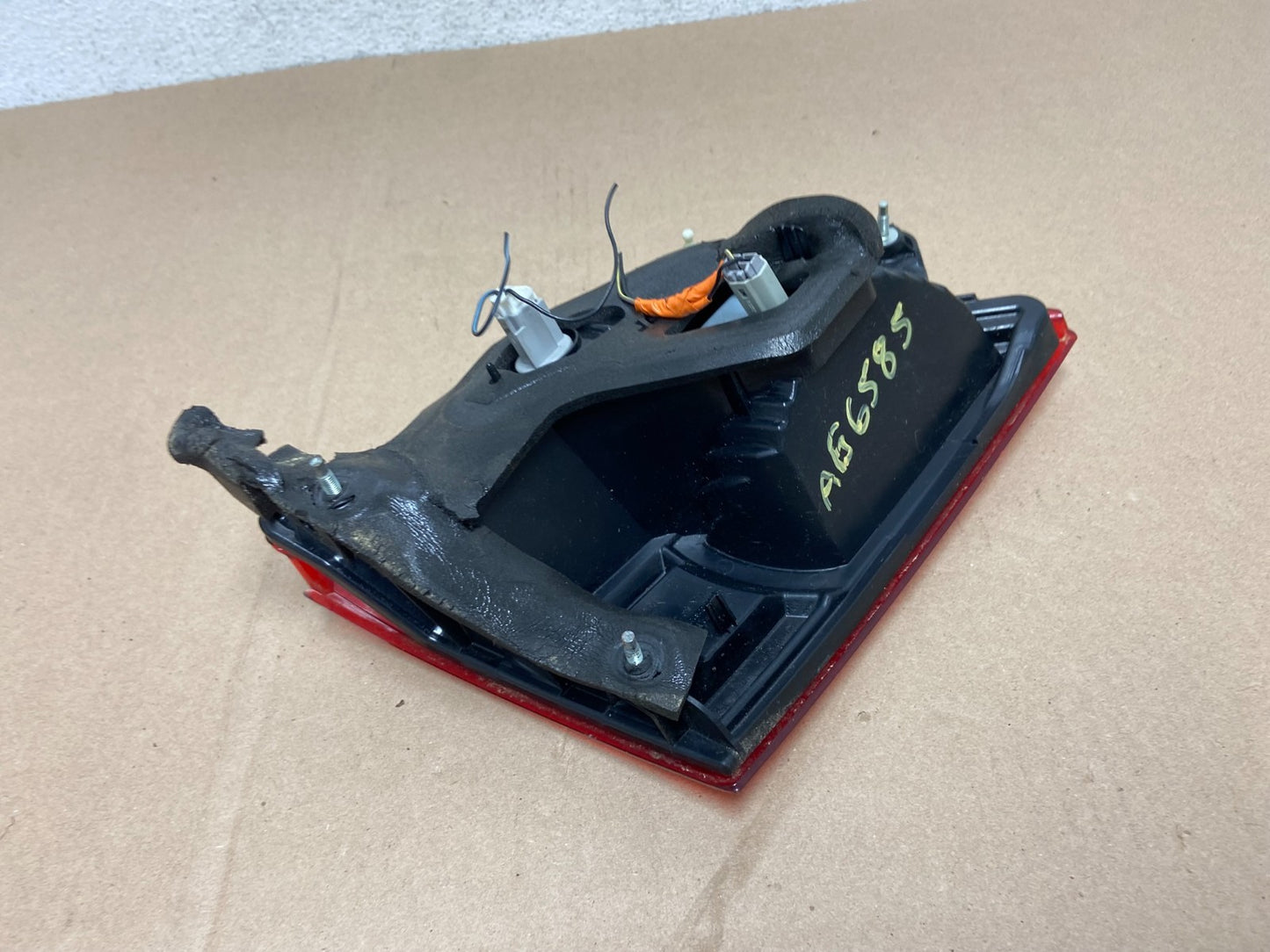 2010 - 2014 Subaru Outback Right Passenger RH Inner Tail Light AG6585 DW5