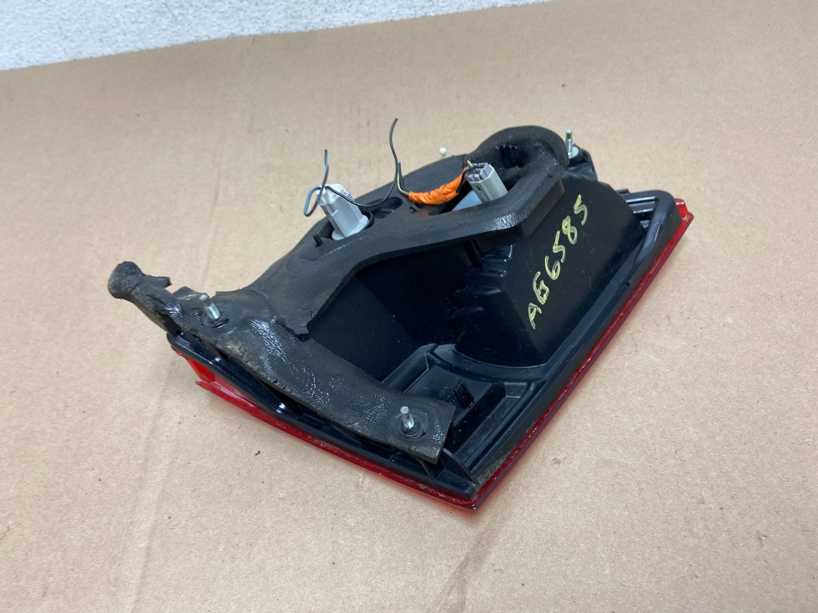 2010 - 2014 Subaru Outback Right Passenger RH Inner Tail Light AG6585 DW5