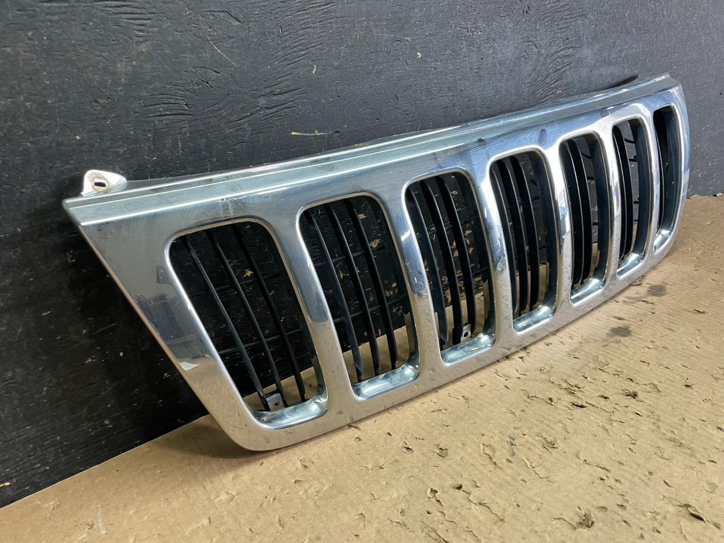 1999 to 2003 Jeep Grand Cherokee Front Upper Grill Grille Oem  Z5609 DG1