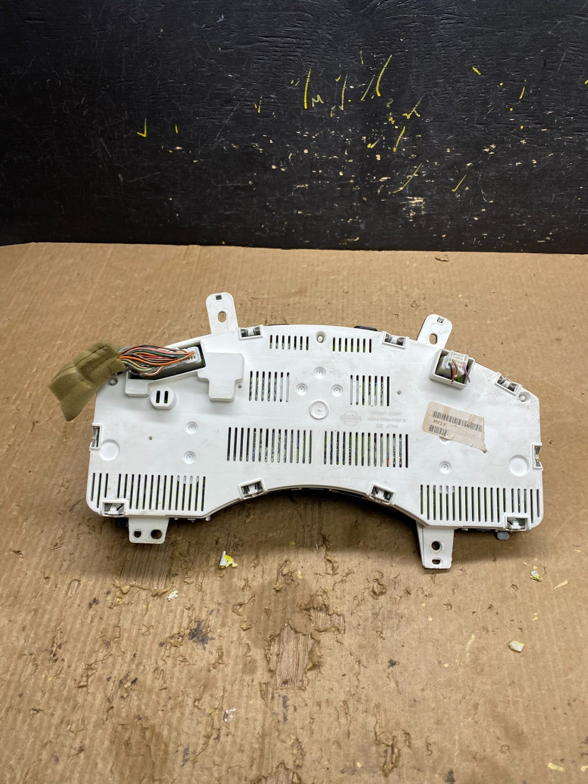 2010 2011 Nissan Armada Speedometer Cluster Gauge Oem z9662 DG5