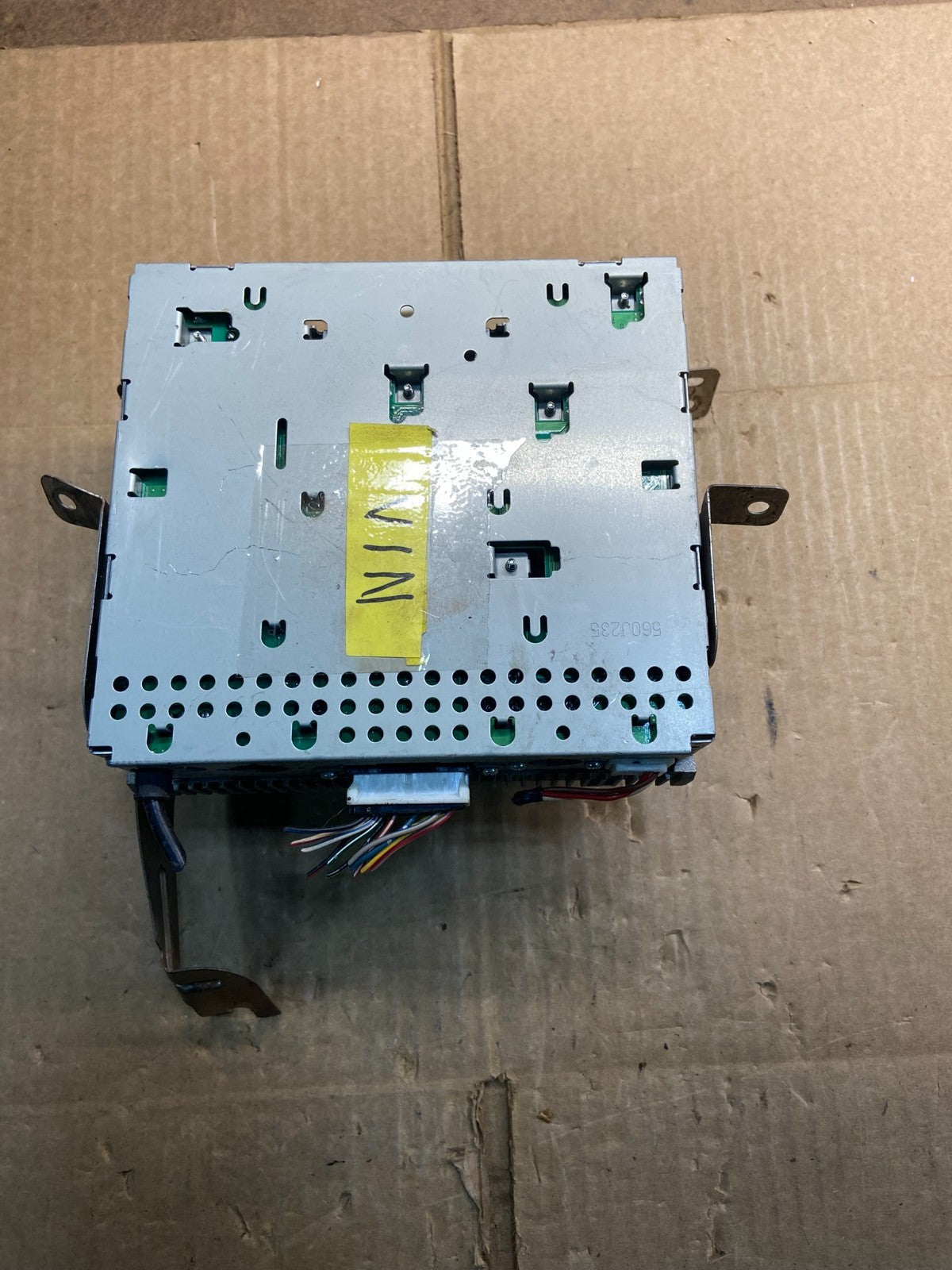 2004 2005 Mitsubishi Endeavor AM/FM/CD/MP3 Radio Head Unit Receiver Y7453 DG3