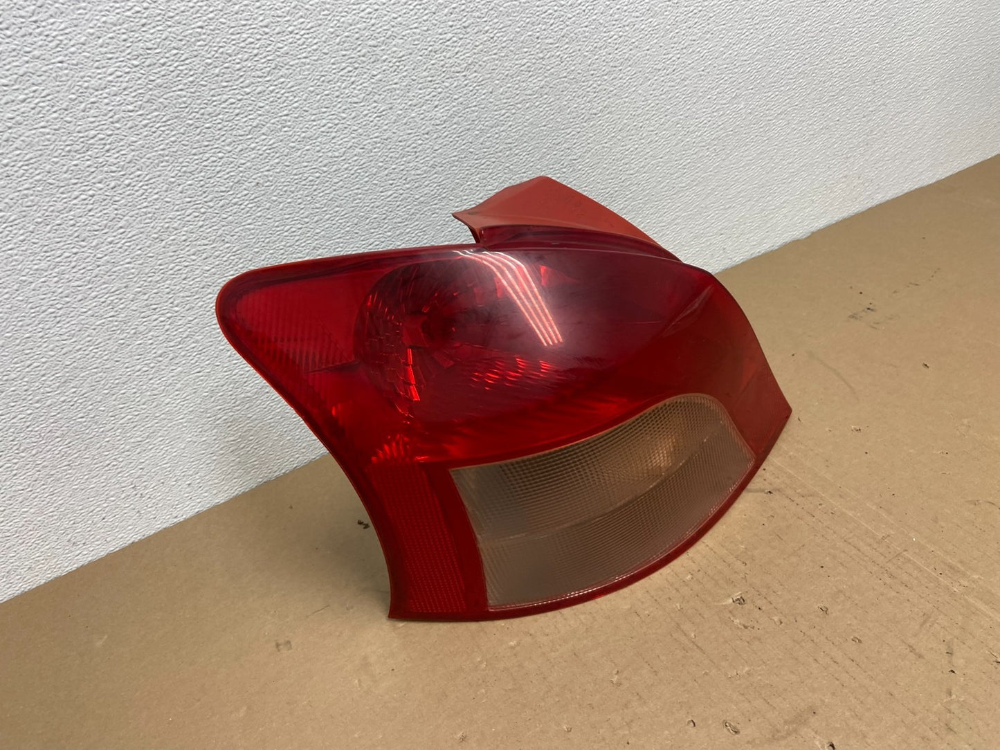 2006 to 2008 Toyota Yaris Hatchback Left Driver Side Tail Light Oem AB6392 DW2