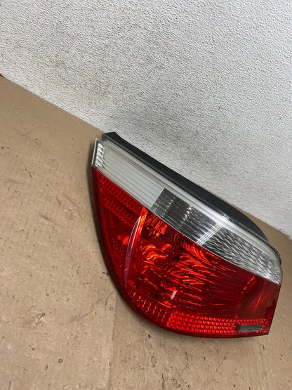 2004 - 2007 BMW 5 Series E60 Left Driver LH Side Tail Light AG4969 LK2