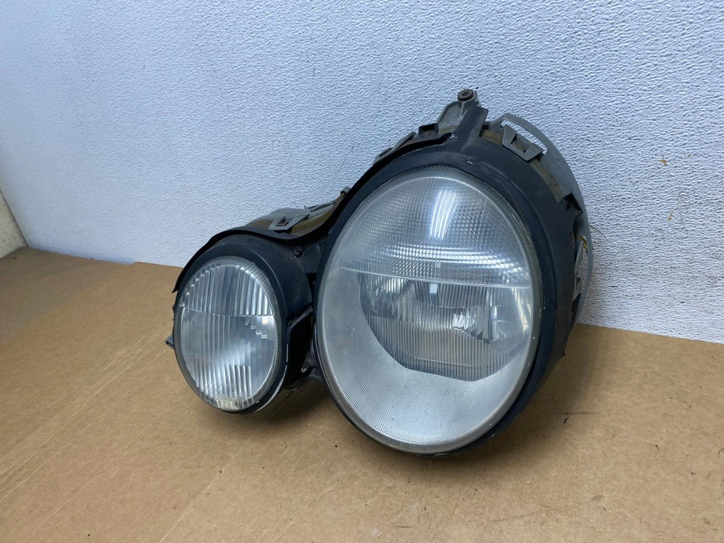 Xenon 1996-1999 Mercedes E E320 E430 Left Driver LH Side Headlight AE3045 DW1